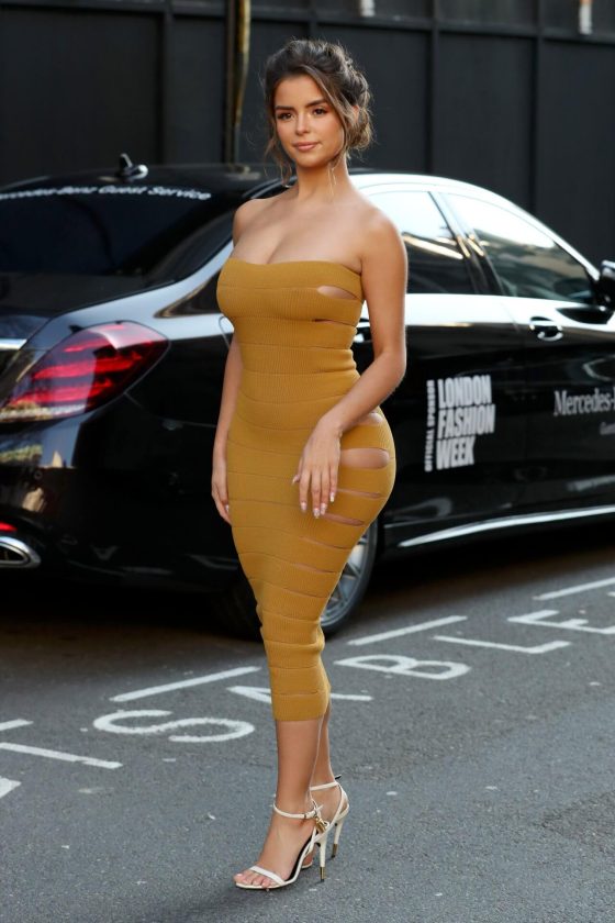 Demi-Rose vurves in tight dress