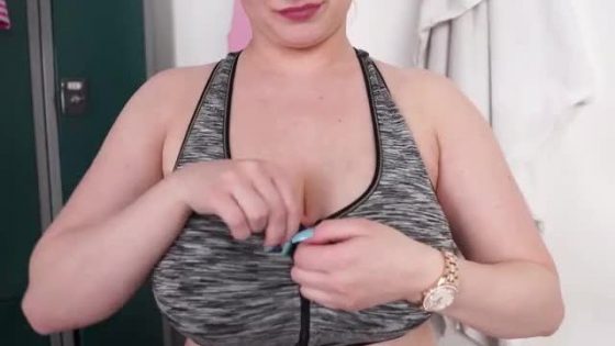 Rachael C unleashes her boobs from sports bra (gif)