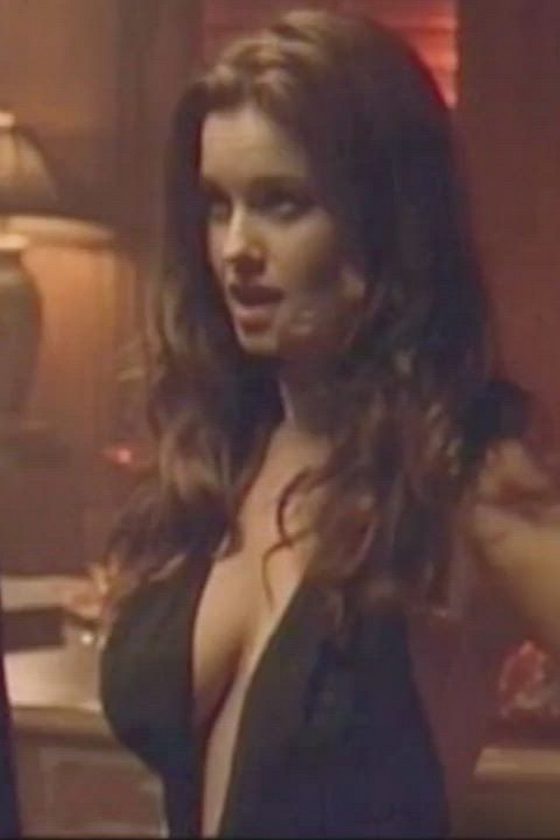 Carrie Stevens – Massive tits plot in ‘Who’s Your Daddy?’ (gif)