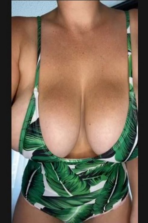 My big natural American made boobies! (gif)