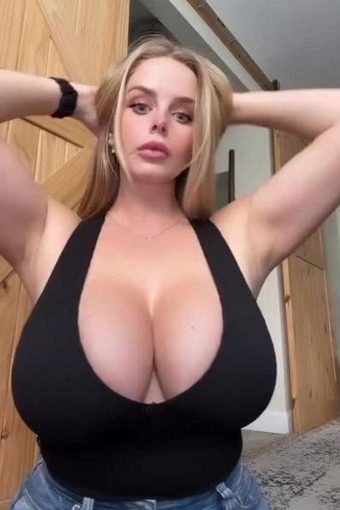 GREAT BIG BOOBS IN AMPLE TOP of cute girl on tiktok