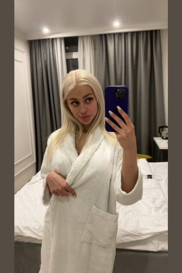 Bathrobe boobs selfie (gif)