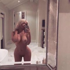 Kim Kardashian naked selfie